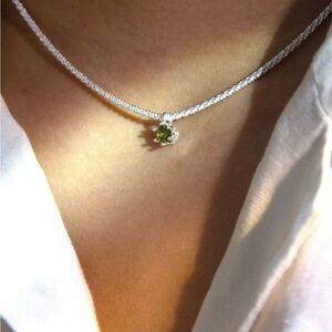 New Boutique Olive Diamond Twist Chain Pendant